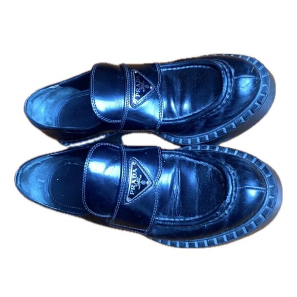 Prada Logo Loafer - Picture 3 of 8